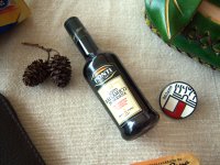イタリアの食べ物がモチーフの可愛いマグネット　ポンティのモデナ・バルサミコ酢　Ponti Aceto balsamico di Modena　【カラー・ブラック】