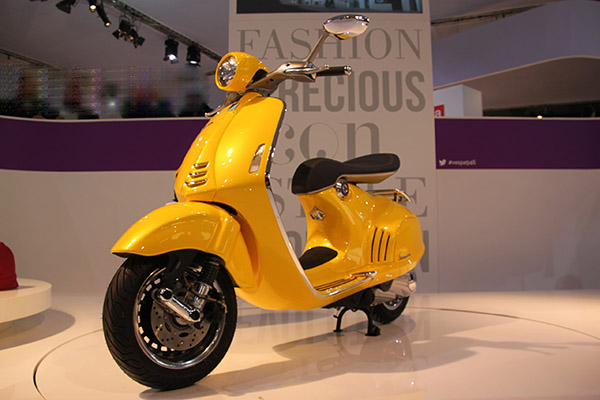 Vespa 946