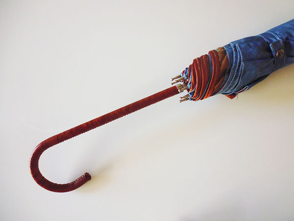 画像5: イタリア製シルクの雨傘　内布・刺繍　持ち手・革張り【カラー・ブルー】【カラー・ブラウン】