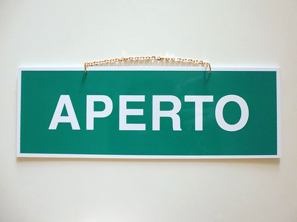 イタリア語表記営業・休業表記札　APERTO/CHIUSO　チェーン・吸盤付き