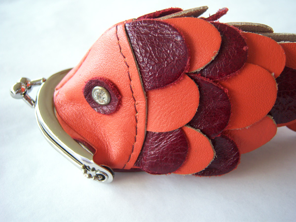 画像1: 赤いお魚、ネックストラップ付き小物入れ　レザー 【カラー・オレンジ】【カラー・ワイン】【カラー・レッド】