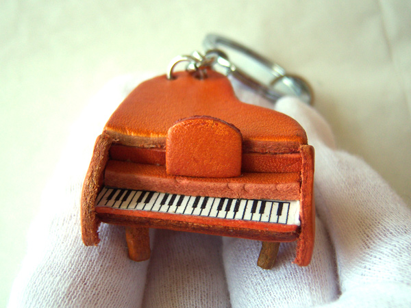 画像3: ミニチュア・ピアノのキーホルダー　レザー 【カラー・オレンジ】