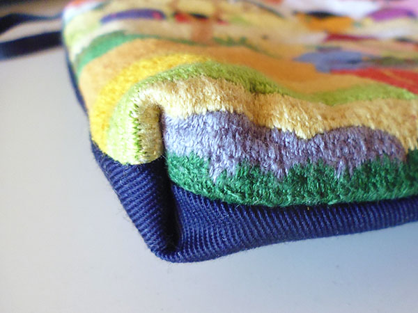 画像4: 刺繍いっぱいの可愛いマチ・内ポケット付きポーチ　【カラー・マルチ】