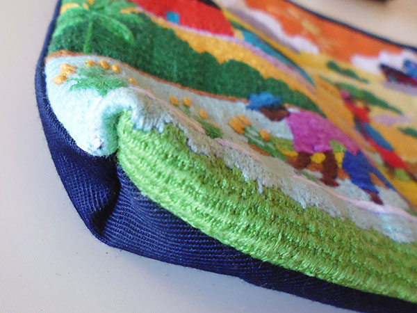 画像4: 刺繍いっぱいの可愛いマチ・内ポケット付きポーチ　【カラー・マルチ】