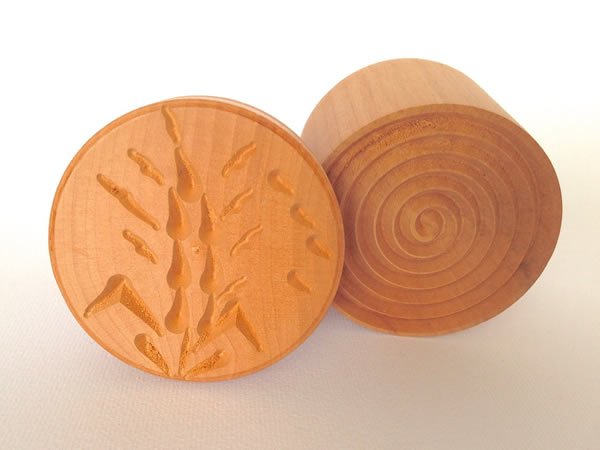 画像1: 手打ちパスタ用　コルツェッティ用型 大麦柄 ＆ 円柄 径 5.3 cm (1)