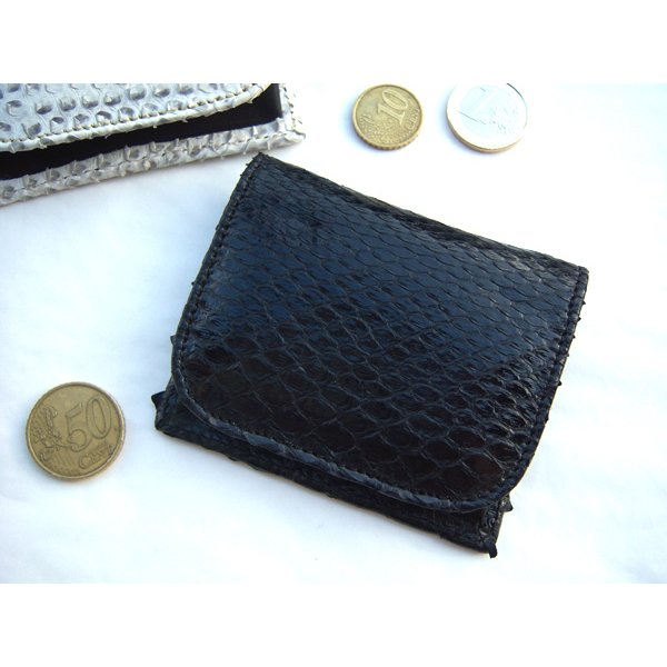 画像1: イタリア製パイソン　蛇革の上品な小銭入れ　艶有り 【カラー・ブラック】 (1)