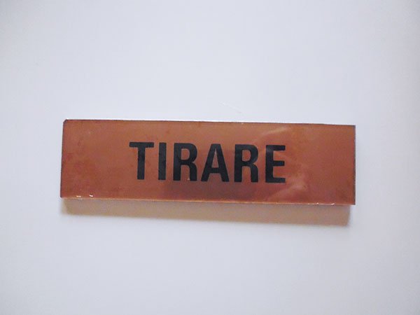 画像1: イタリア語表記シール貼付けタイプ 引く TIRARE【カラー・イエロー】【カラー・ブラック】 (1)