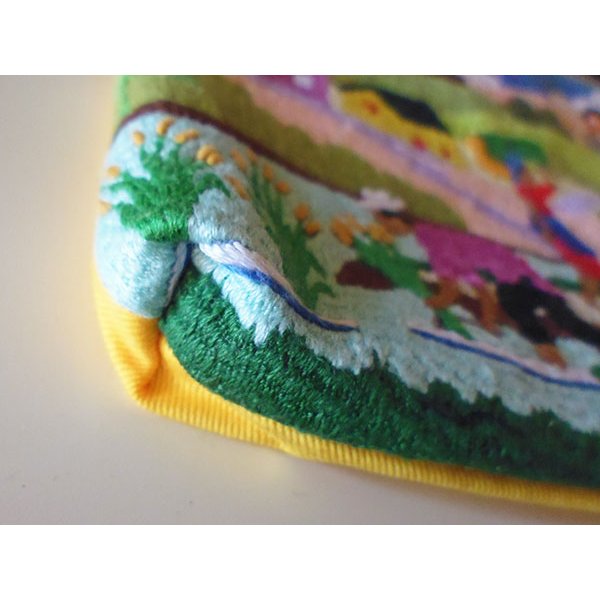 画像4: 刺繍いっぱいの可愛いマチ・内ポケット付きポーチ　【カラー・マルチ】 (4)